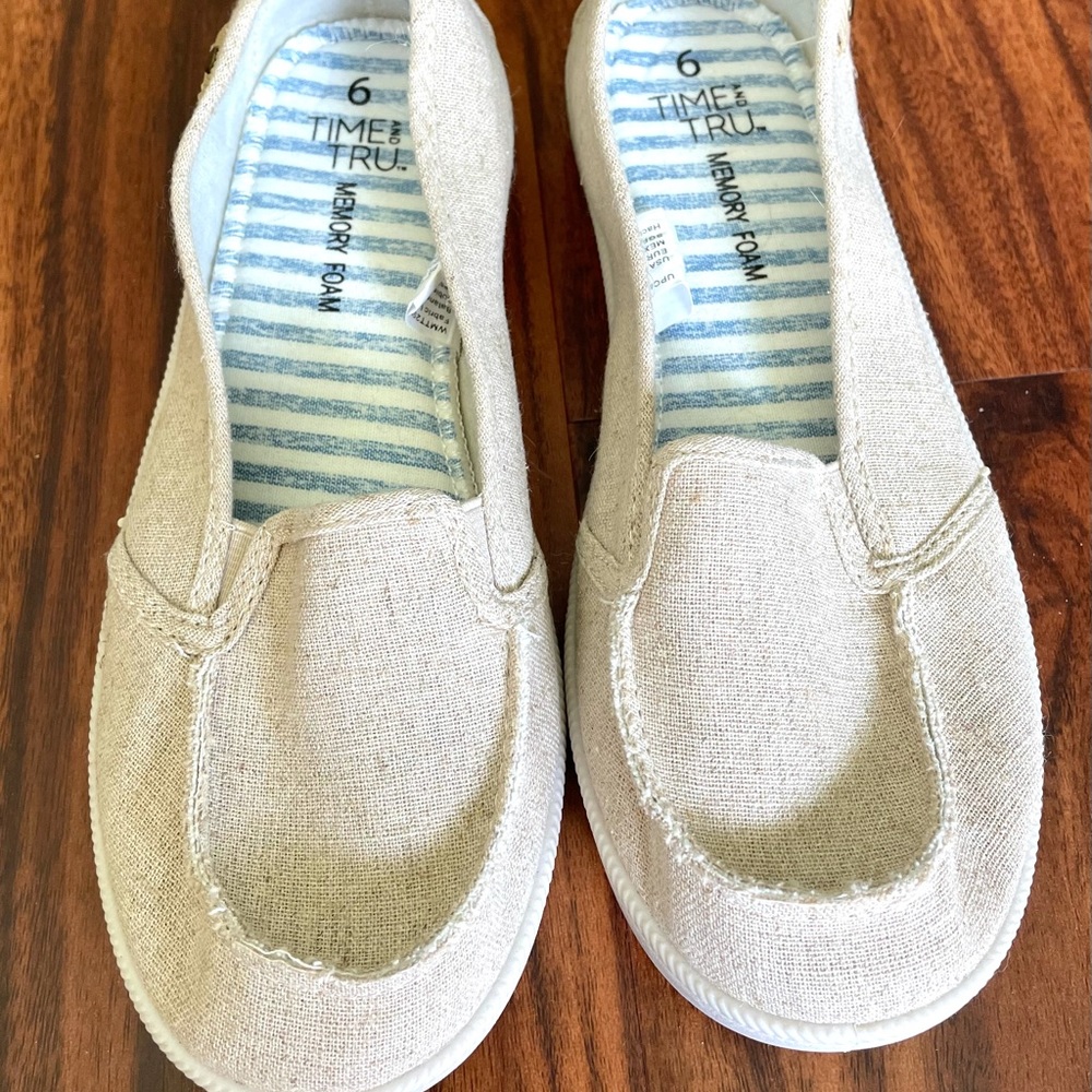 Time & Tru Memory Foam Linen Shoes!